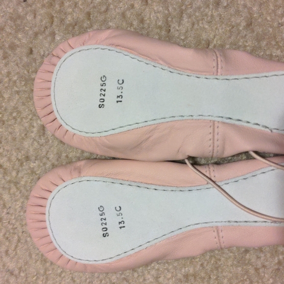 Ballet shoes BRAND NEW - Picture 2 of 4